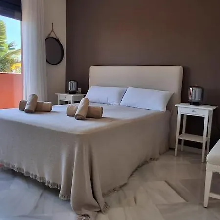 Seaview 2 Beds, La Colina Duquesa Apartment