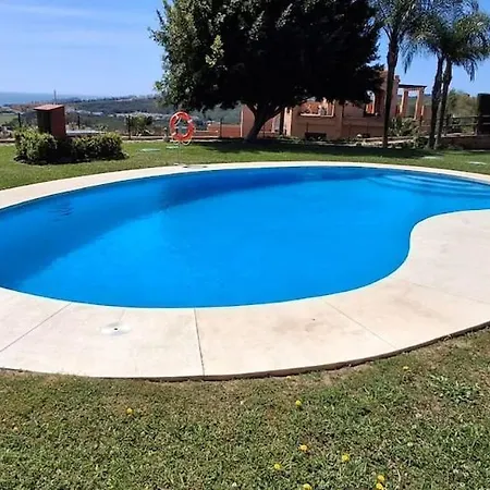 Seaview 2 Beds, La Colina Duquesa Apartment *