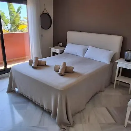 Seaview 2 Beds, La Colina Duquesa Apartment